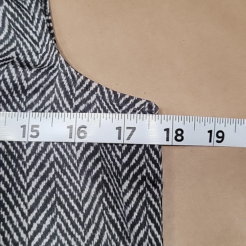 J. Crew Size 0 Gray Herringbone Pullover Blouse Top Sleeveless Ruffle Neck